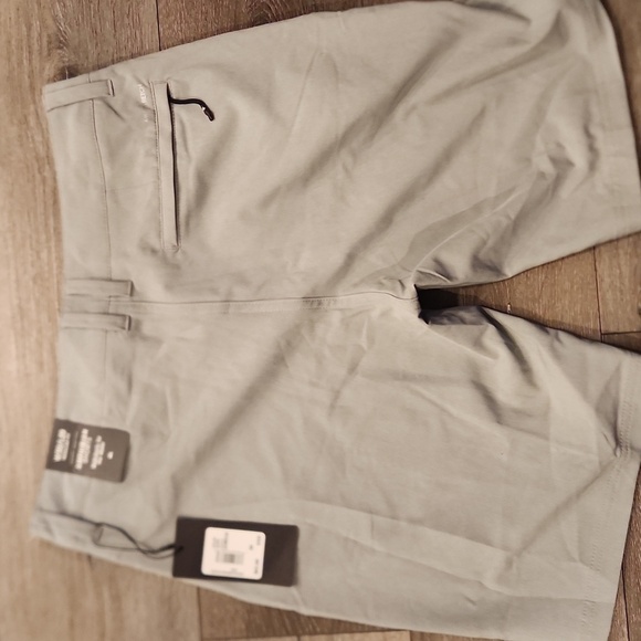 Quick Silver Shorts - Picture 6 of 9